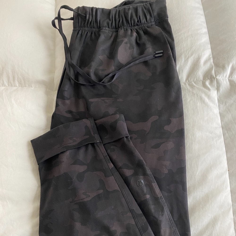 Lululemon Jet Set Camo Joggers